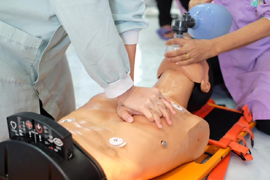 ACLS Recertification Courses – Renewing Your Critical Care Qualifications